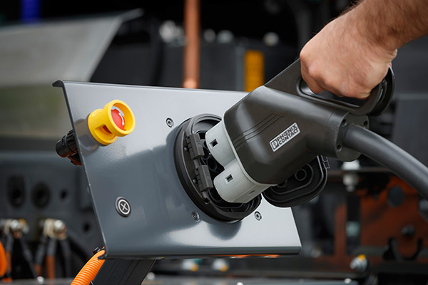 Mercedes-Benz Urban eTruck charging