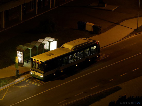 Panasonic Lumix G80 G85 sample Irisbus Citelis 12M at night