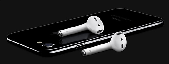 Apple iPhone 7 AirPods
